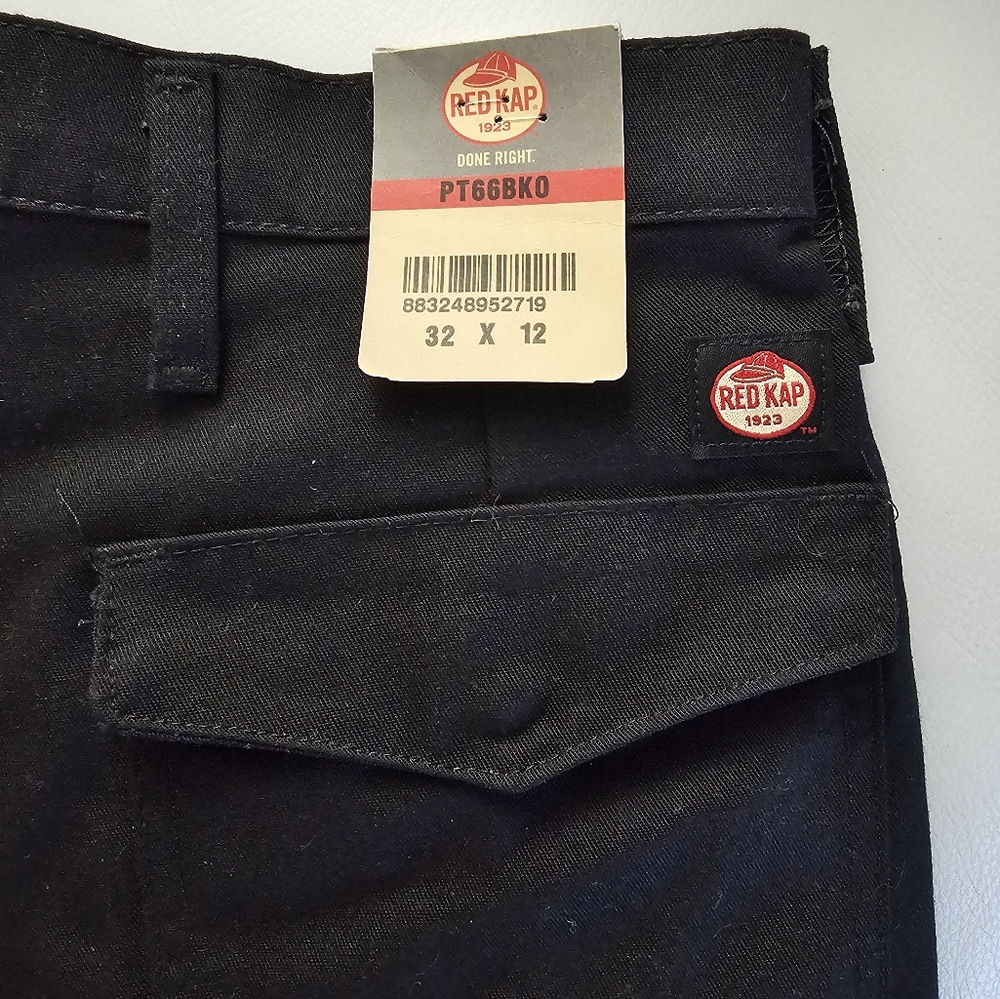 32x12 Solid Black Red Cap Work Cargo Shorts